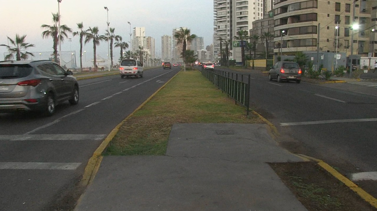 Municipalidad de Iquique llama a la precaución de conductores y peatones ante "Súper  jueves"