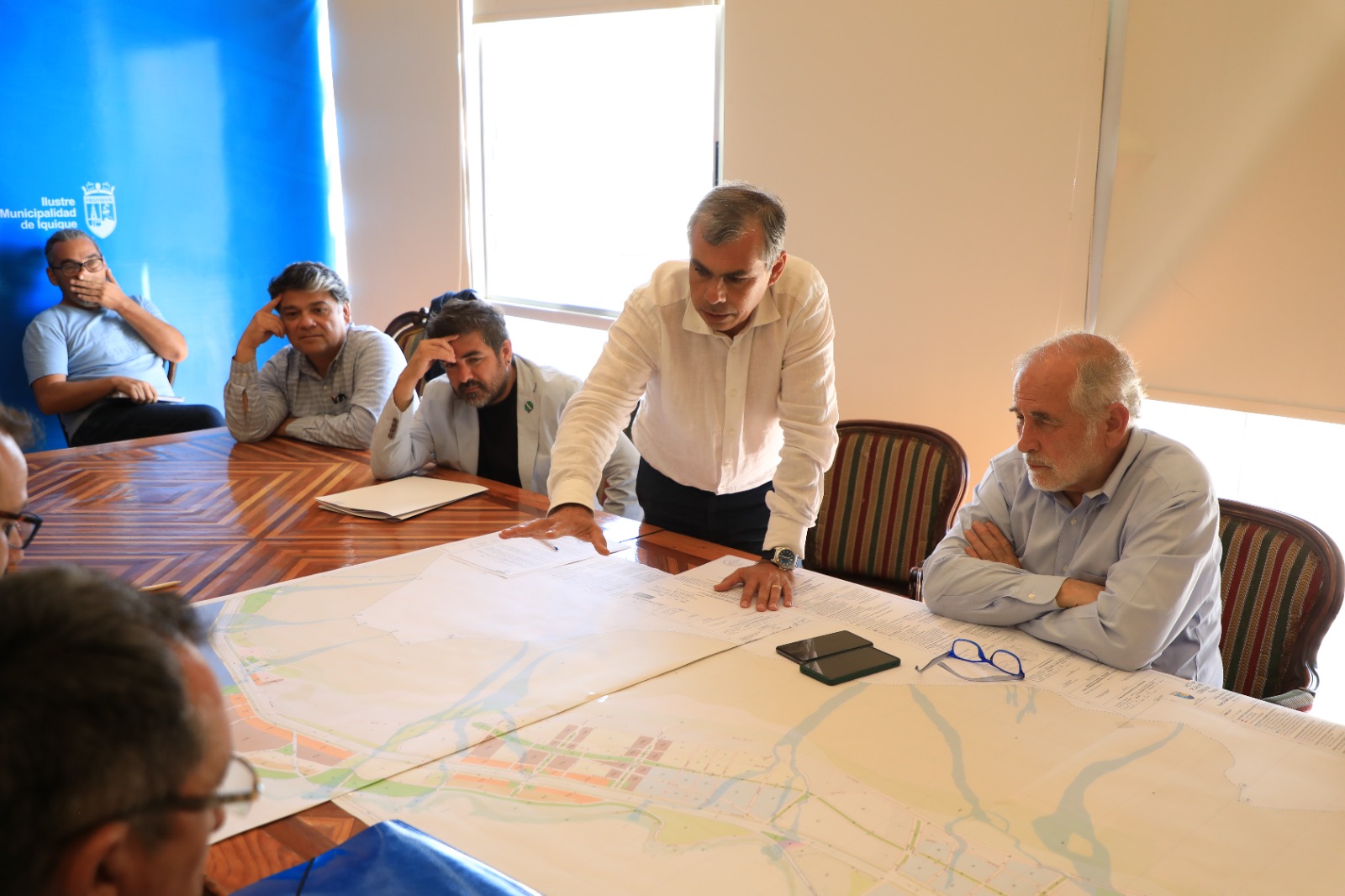 Alcalde Soria y Ministro de Vivienda evalúan avances del proyecto “Nuevo Iquique”