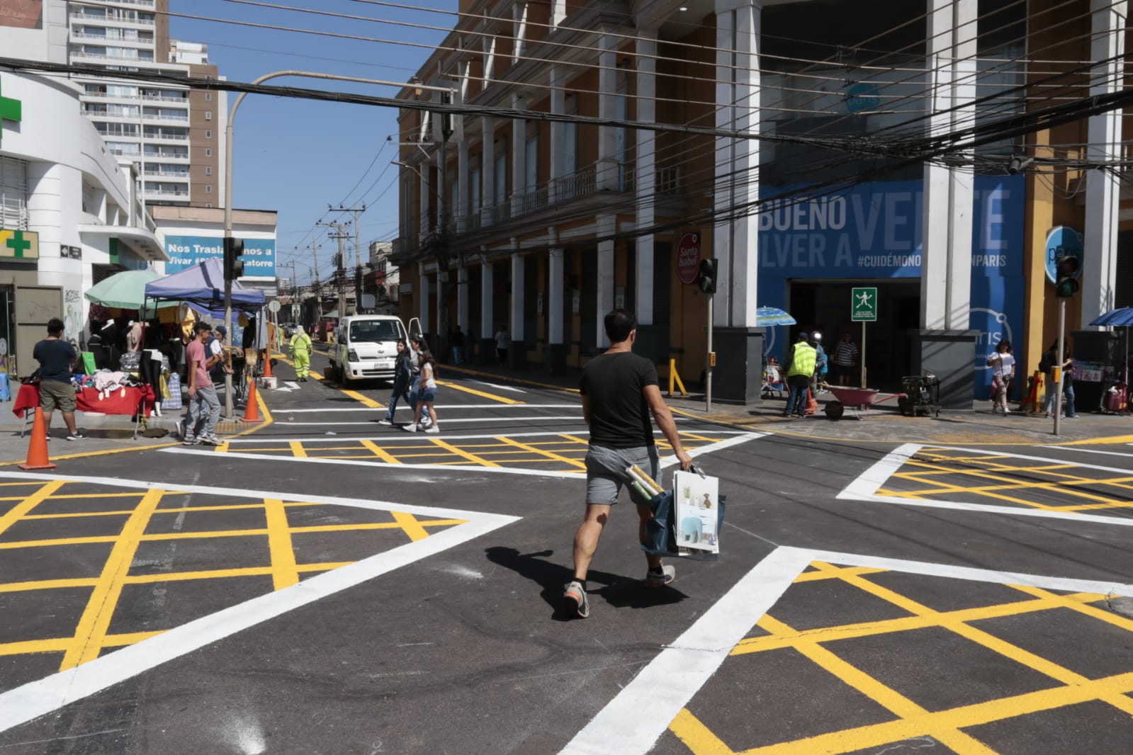 Municipalidad de Iquique implementa cruces "Tipo Tokio" en calle Tarapacá