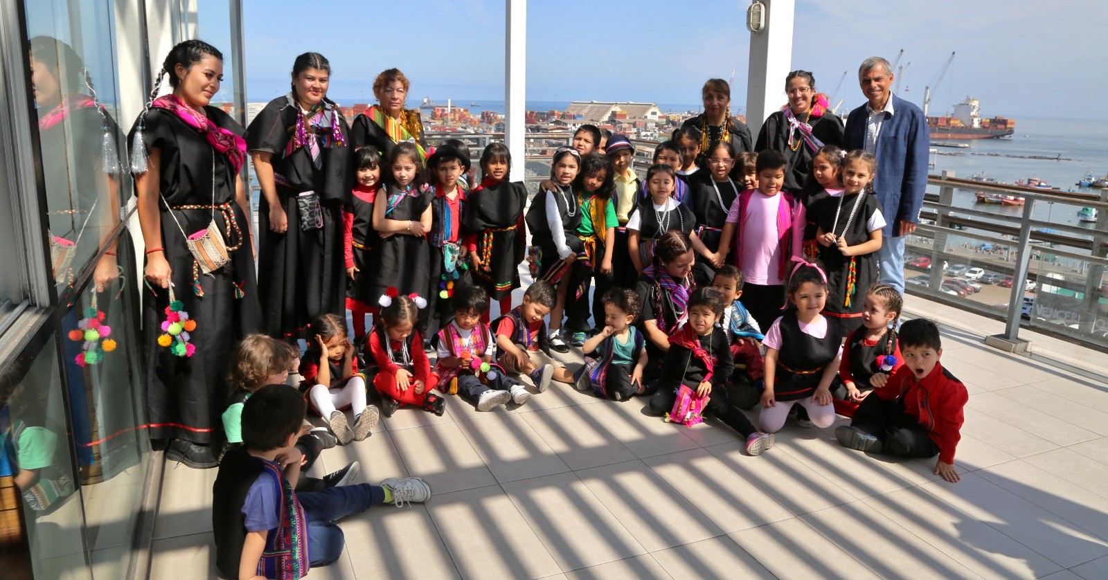Municipalidad de Iquique recibe saludo navideño del Jardín Infantil "Emmanuelito"