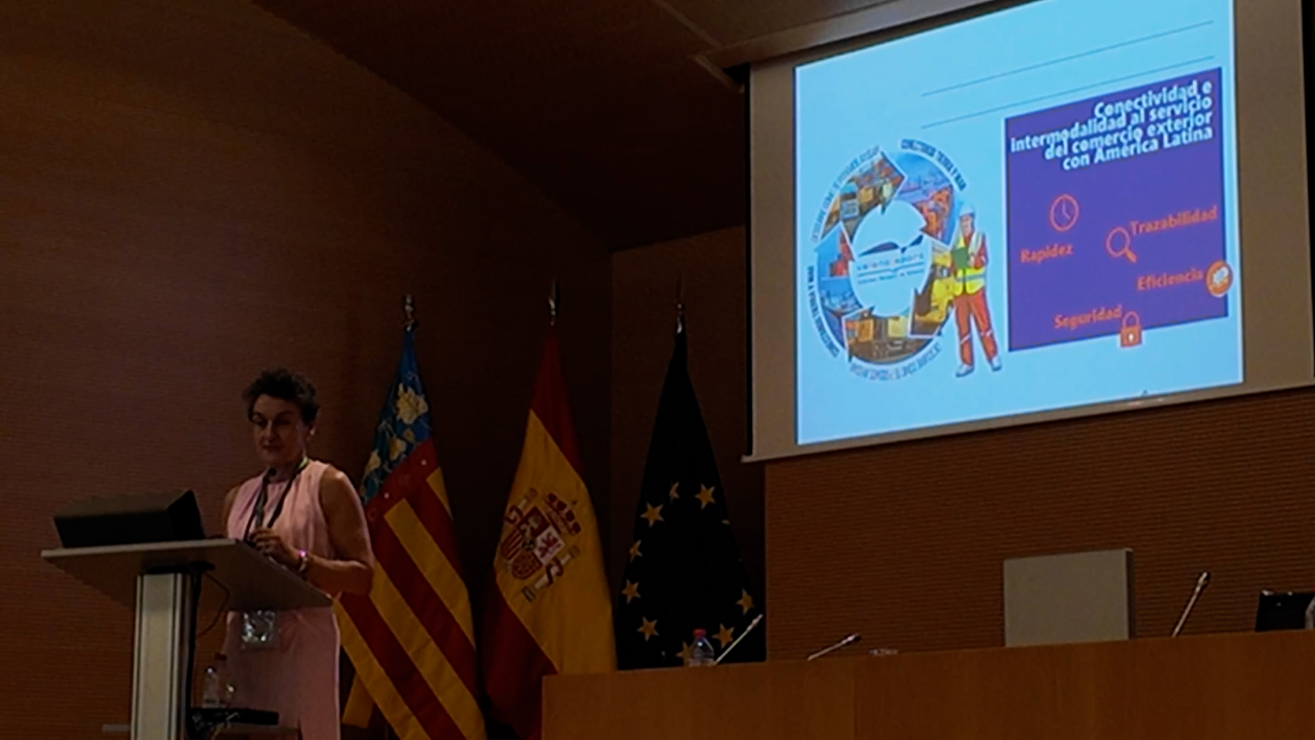 IMI presenta ventajas de Iquique en 10° Foro Mundial de ciudades y plataformas logísticas en España