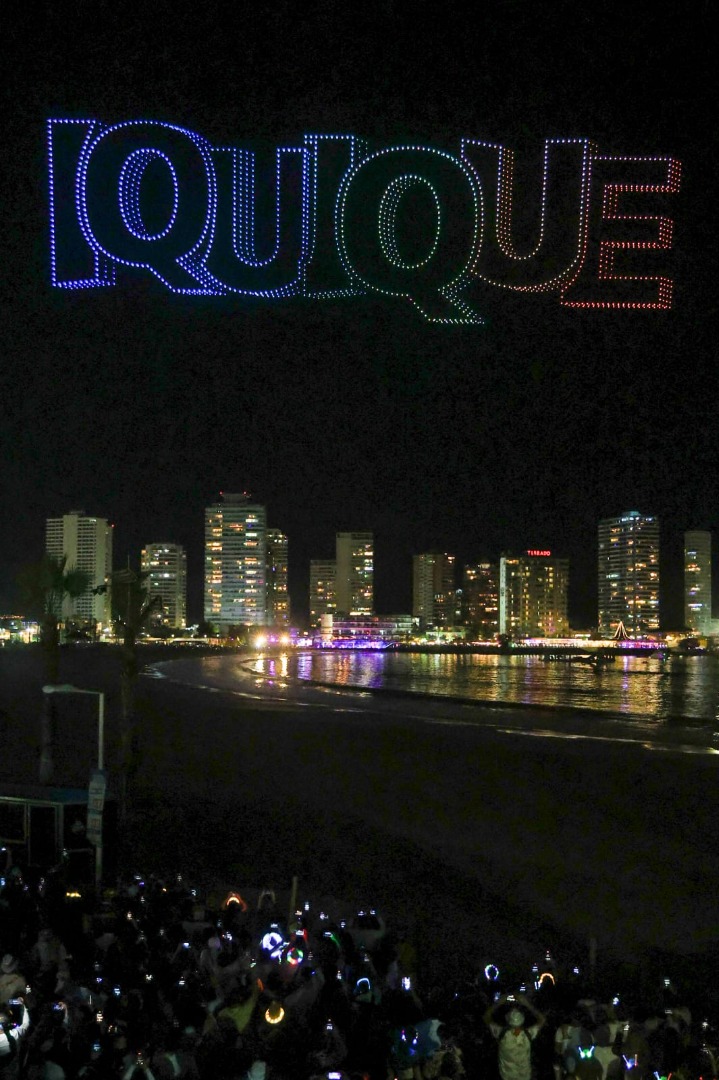 ¡¡Hola 2026!!: Show de 1.500 drones llenó de color el cielo de Playa Cavancha en celebración de Año Nuevo